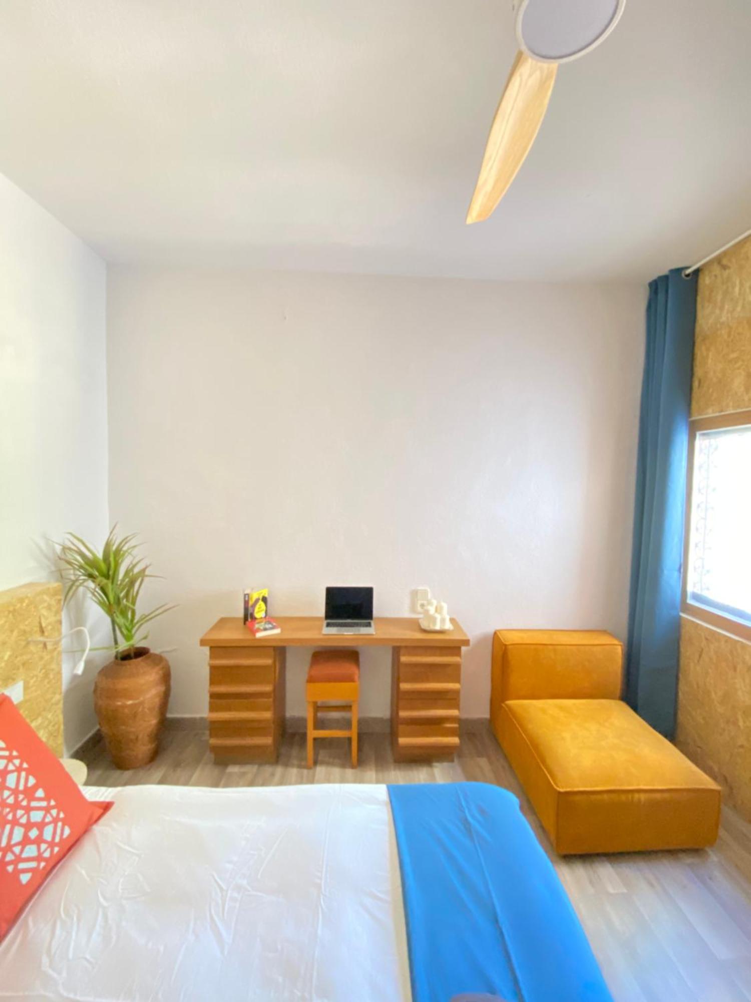 Pink Lemon House Bed & Breakfast Елче Екстериор снимка