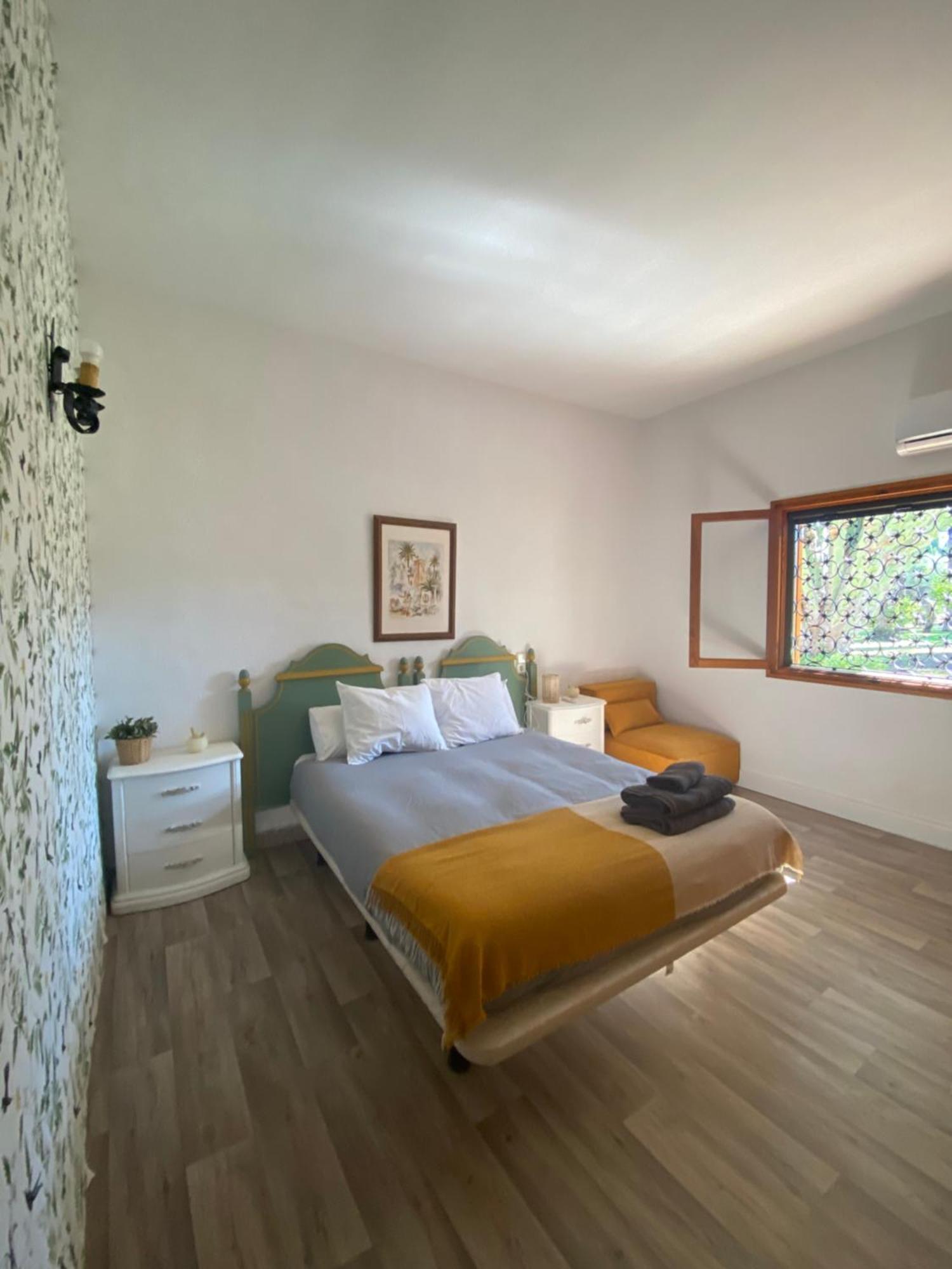 Pink Lemon House Bed & Breakfast Елче Екстериор снимка