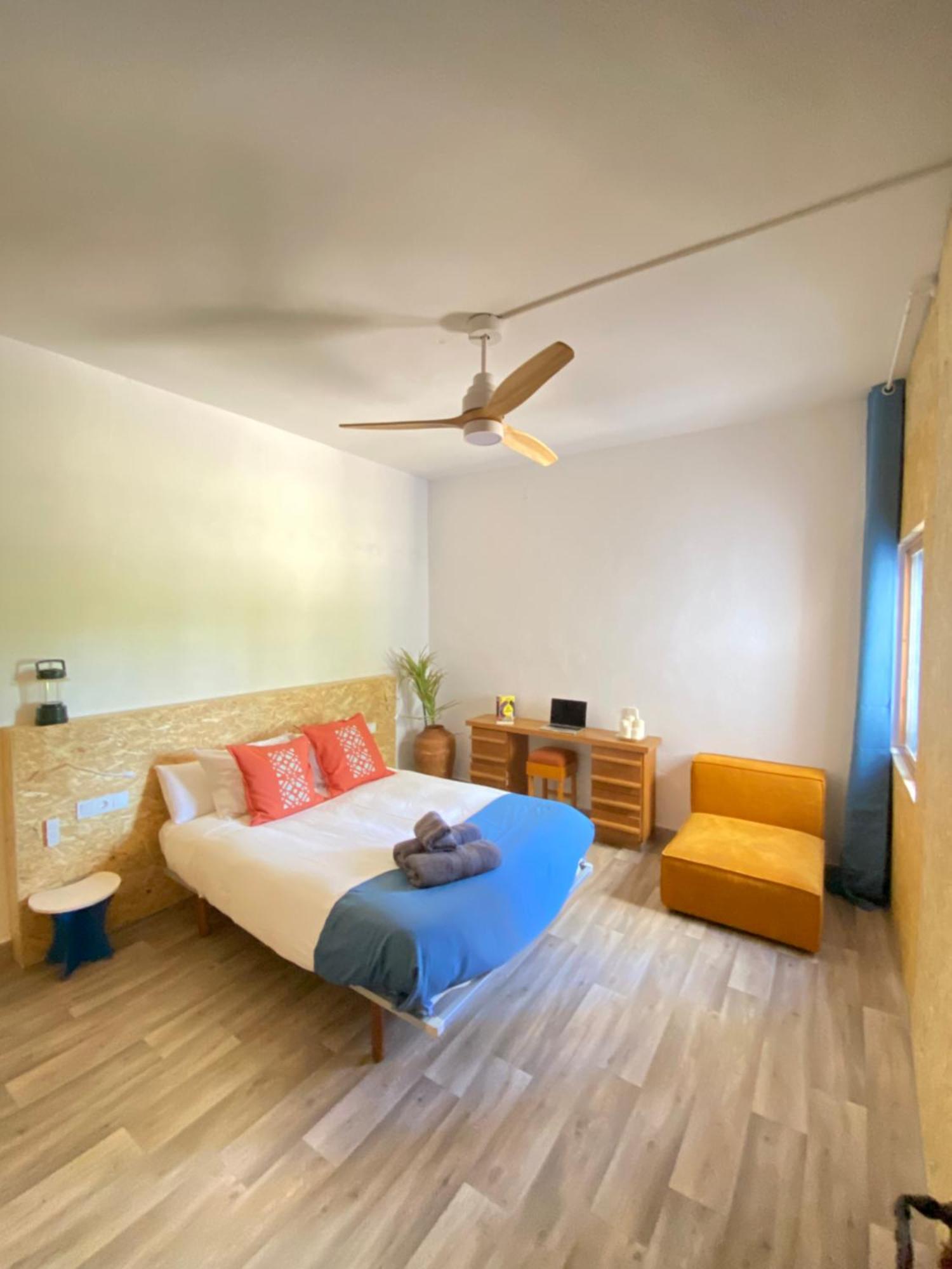 Pink Lemon House Bed & Breakfast Елче Екстериор снимка