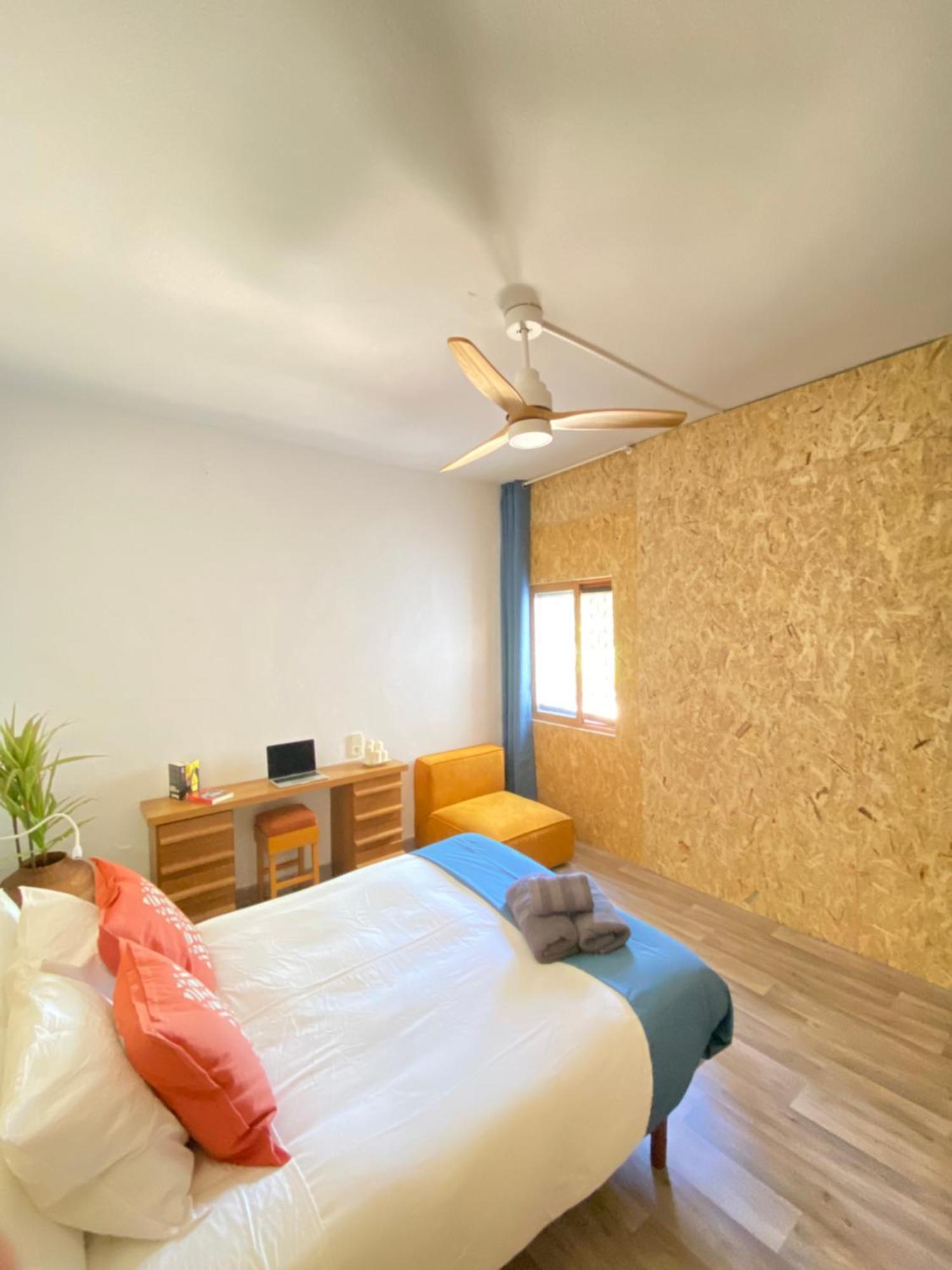 Pink Lemon House Bed & Breakfast Елче Екстериор снимка