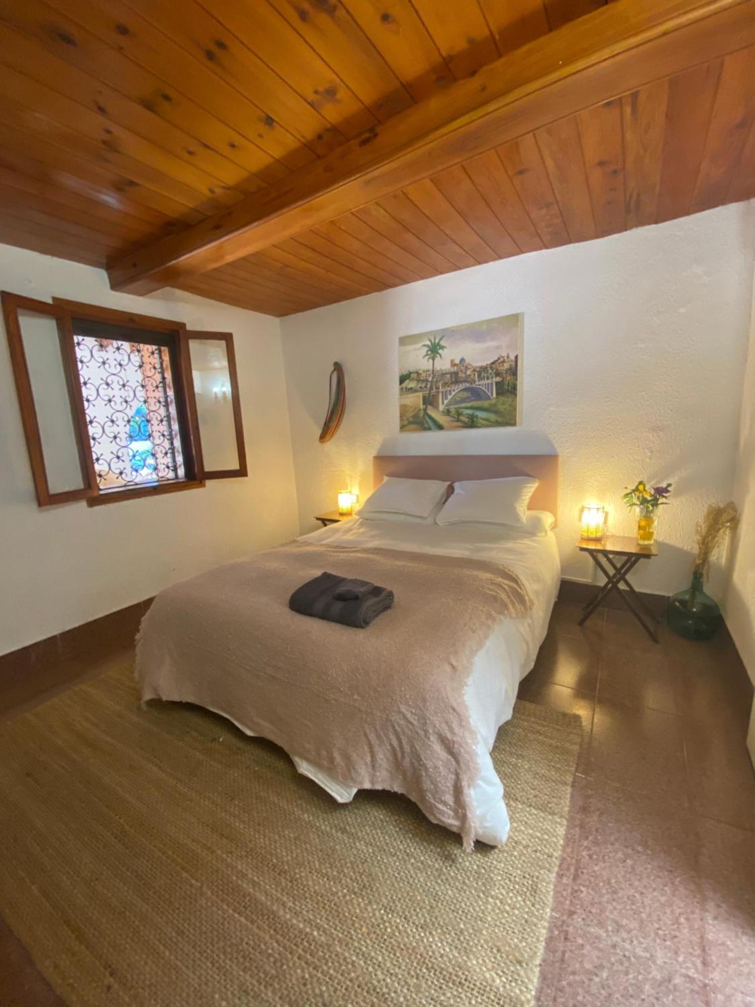 Pink Lemon House Bed & Breakfast Елче Екстериор снимка